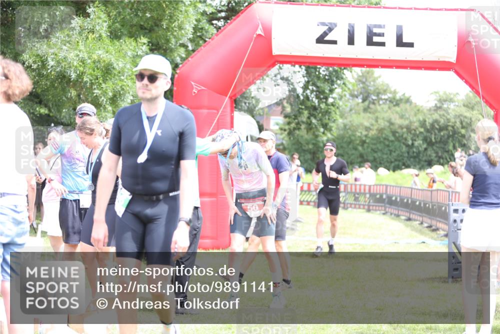 21.06.2026 - 29. Vierlanden-Triathlon Andreas Tolksdorf http://msf.ph/oto/9891141 21.06.2026 13:18:12 Ziel 659, 742, 798, 659, 742, 798 meine-sportfotos.de