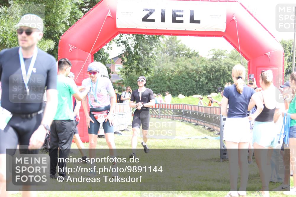 21.06.2026 - 29. Vierlanden-Triathlon Andreas Tolksdorf http://msf.ph/oto/9891144 21.06.2026 13:18:12 Ziel 659, 742, 798, 659, 742, 798 meine-sportfotos.de