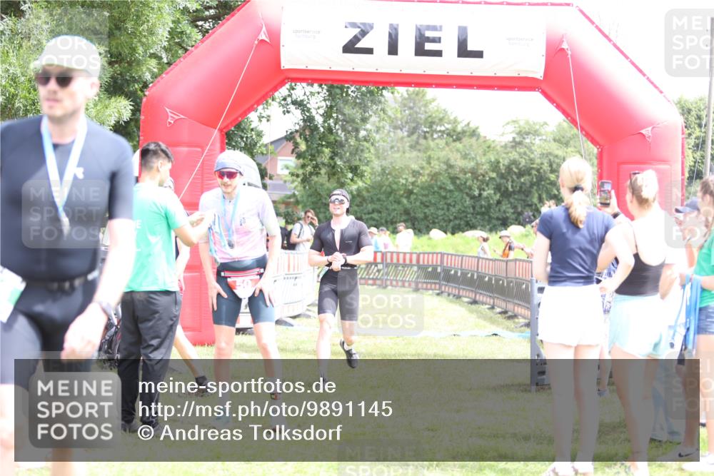 21.06.2026 - 29. Vierlanden-Triathlon Andreas Tolksdorf http://msf.ph/oto/9891145 21.06.2026 13:18:13 Ziel 659, 742, 798, 659, 742, 798 meine-sportfotos.de