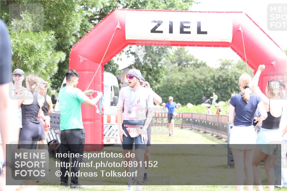 21.06.2026 - 29. Vierlanden-Triathlon Andreas Tolksdorf http://msf.ph/oto/9891152 21.06.2026 13:18:14 Ziel 659, 742, 798, 659, 742, 798 meine-sportfotos.de