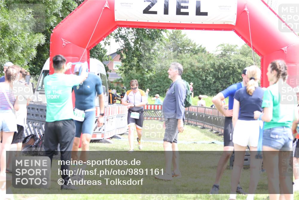 21.06.2026 - 29. Vierlanden-Triathlon Andreas Tolksdorf http://msf.ph/oto/9891161 21.06.2026 13:18:29 Ziel 715, 773, 715, 773 meine-sportfotos.de