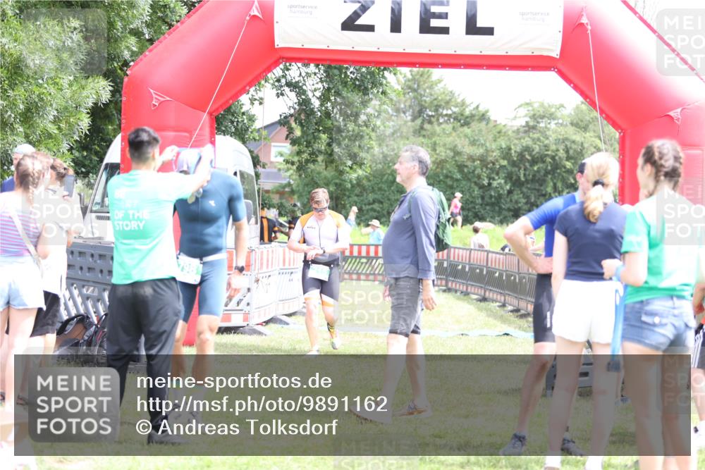 21.06.2026 - 29. Vierlanden-Triathlon Andreas Tolksdorf http://msf.ph/oto/9891162 21.06.2026 13:18:29 Ziel 715, 773, 715, 773 meine-sportfotos.de