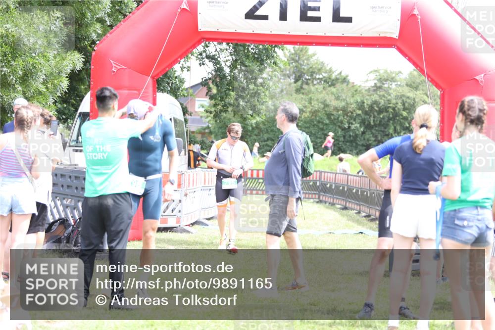 21.06.2026 - 29. Vierlanden-Triathlon Andreas Tolksdorf http://msf.ph/oto/9891165 21.06.2026 13:18:29 Ziel 715, 773, 715, 773 meine-sportfotos.de