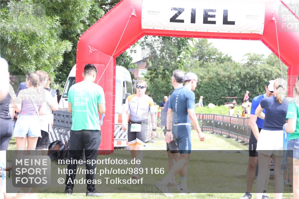 21.06.2026 - 29. Vierlanden-Triathlon Andreas Tolksdorf http://msf.ph/oto/9891166 21.06.2026 13:18:32 Ziel 715, 773, 715, 773 meine-sportfotos.de