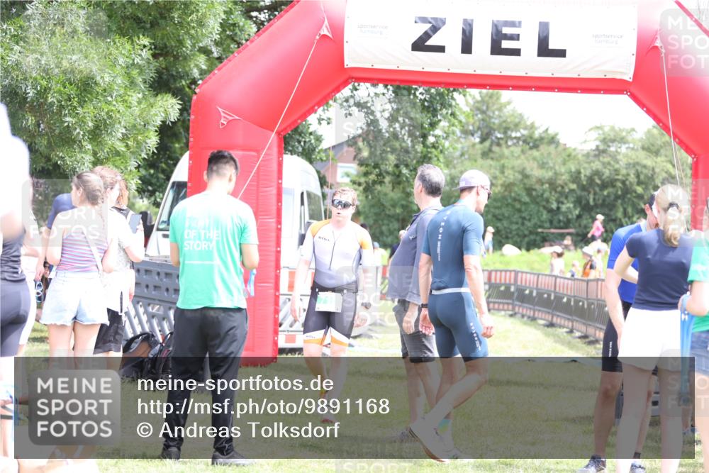 21.06.2026 - 29. Vierlanden-Triathlon Andreas Tolksdorf http://msf.ph/oto/9891168 21.06.2026 13:18:32 Ziel 715, 773, 715, 773 meine-sportfotos.de