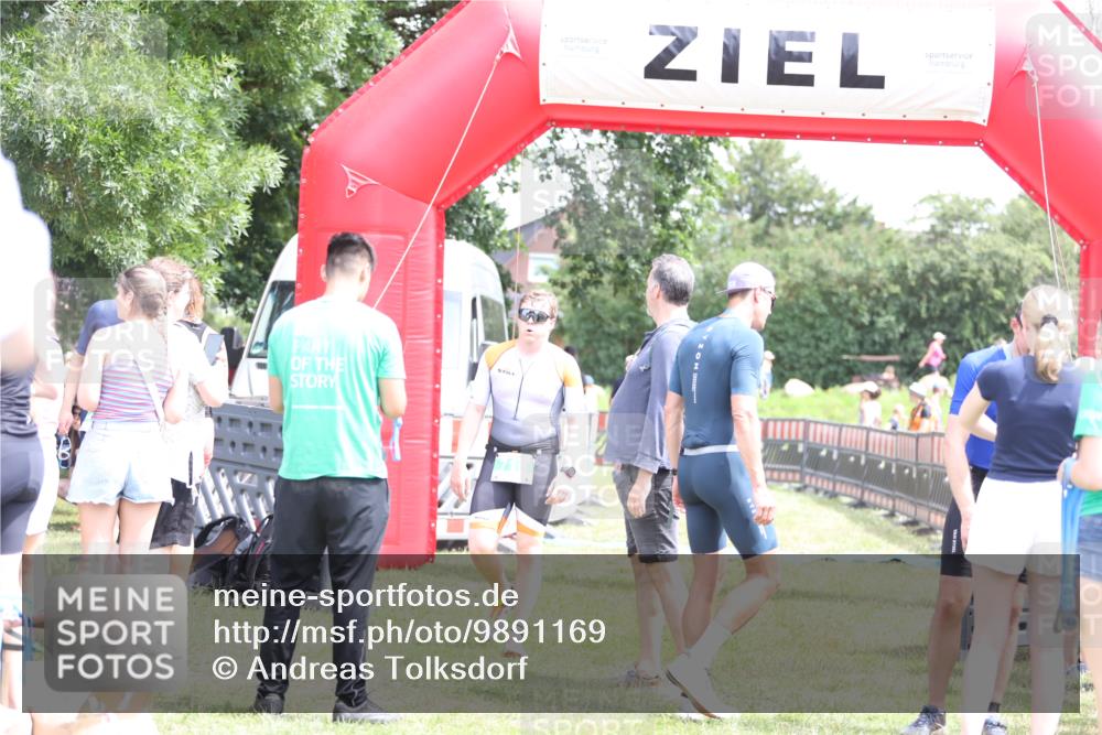 21.06.2026 - 29. Vierlanden-Triathlon Andreas Tolksdorf http://msf.ph/oto/9891169 21.06.2026 13:18:32 Ziel 715, 773, 715, 773 meine-sportfotos.de