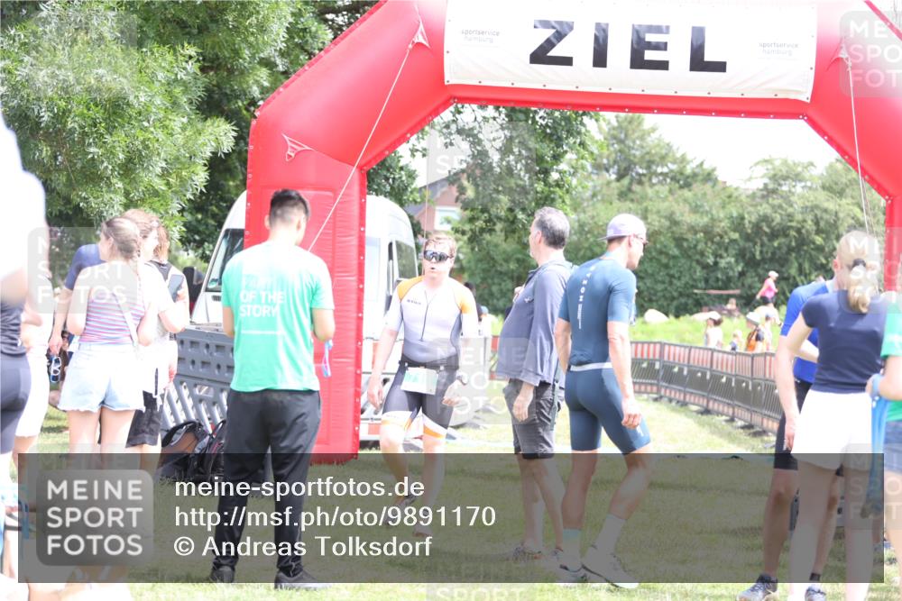 21.06.2026 - 29. Vierlanden-Triathlon Andreas Tolksdorf http://msf.ph/oto/9891170 21.06.2026 13:18:32 Ziel 715, 773, 715, 773 meine-sportfotos.de
