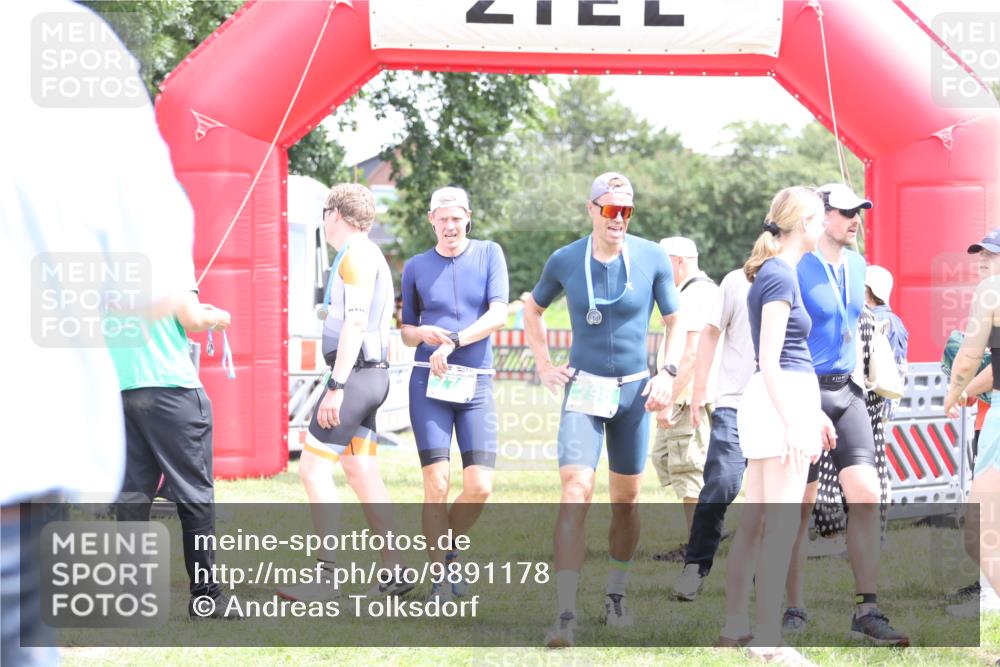 21.06.2026 - 29. Vierlanden-Triathlon Andreas Tolksdorf http://msf.ph/oto/9891178 21.06.2026 13:18:38 Ziel 773, 773 meine-sportfotos.de