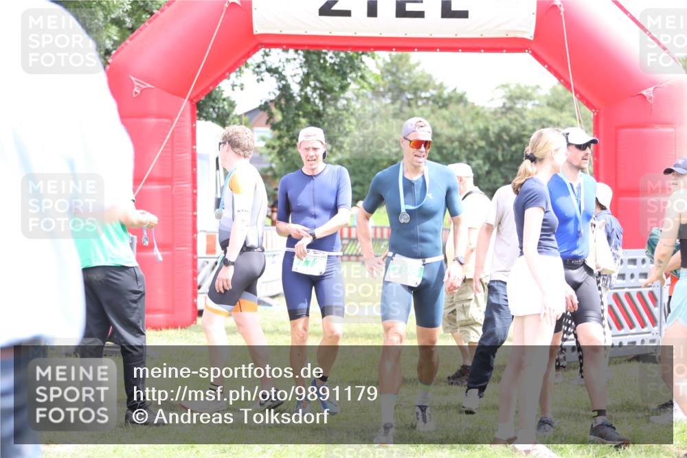 21.06.2026 - 29. Vierlanden-Triathlon Andreas Tolksdorf http://msf.ph/oto/9891179 21.06.2026 13:18:38 Ziel 773, 773 meine-sportfotos.de