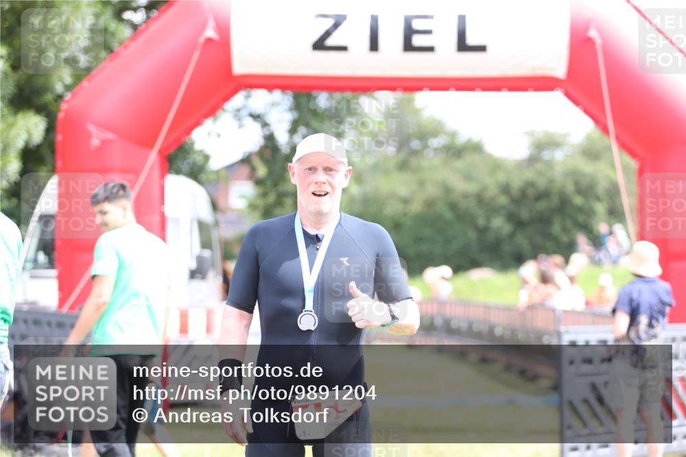 21.06.2026 - 29. Vierlanden-Triathlon Andreas Tolksdorf http://msf.ph/oto/9891204 21.06.2026 13:20:00 Ziel 673, 811, 673, 811 meine-sportfotos.de