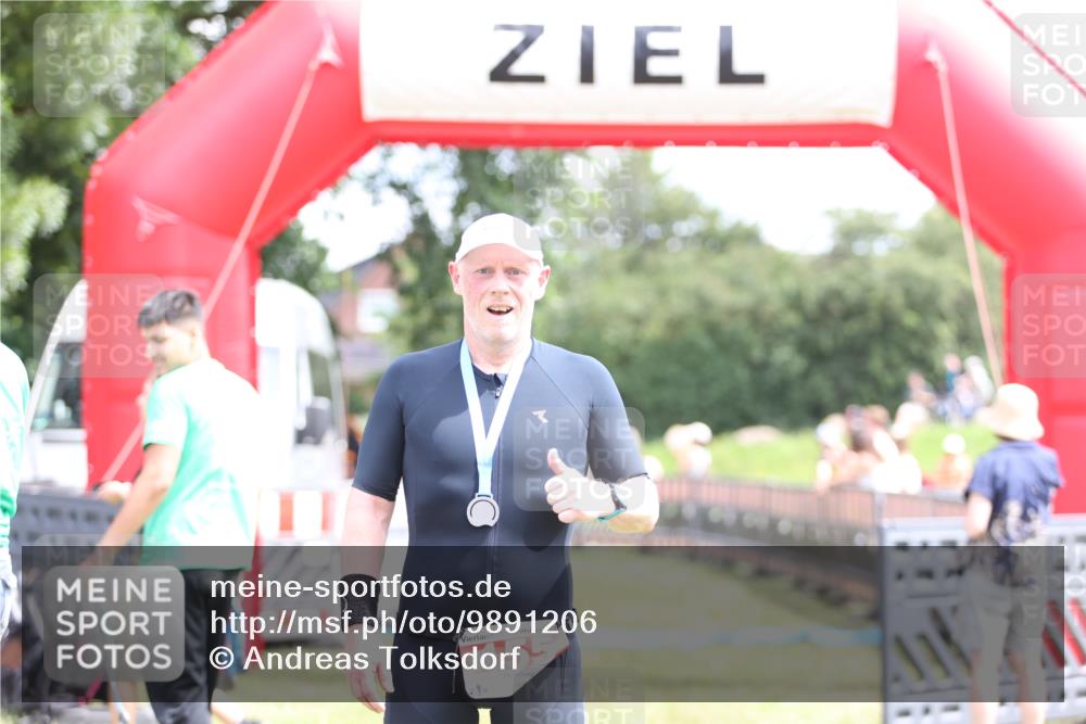 21.06.2026 - 29. Vierlanden-Triathlon Andreas Tolksdorf http://msf.ph/oto/9891206 21.06.2026 13:20:00 Ziel 673, 811, 673, 811 meine-sportfotos.de