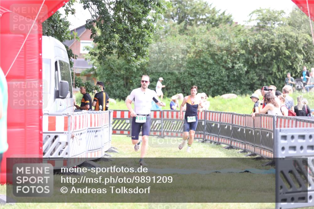 21.06.2026 - 29. Vierlanden-Triathlon Andreas Tolksdorf http://msf.ph/oto/9891209 21.06.2026 13:20:07 Ziel 673, 751, 811, 673, 751, 811 meine-sportfotos.de