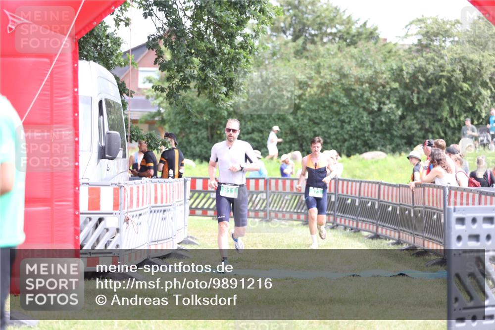 21.06.2026 - 29. Vierlanden-Triathlon Andreas Tolksdorf http://msf.ph/oto/9891216 21.06.2026 13:20:07 Ziel 673, 751, 811, 673, 751, 811 meine-sportfotos.de