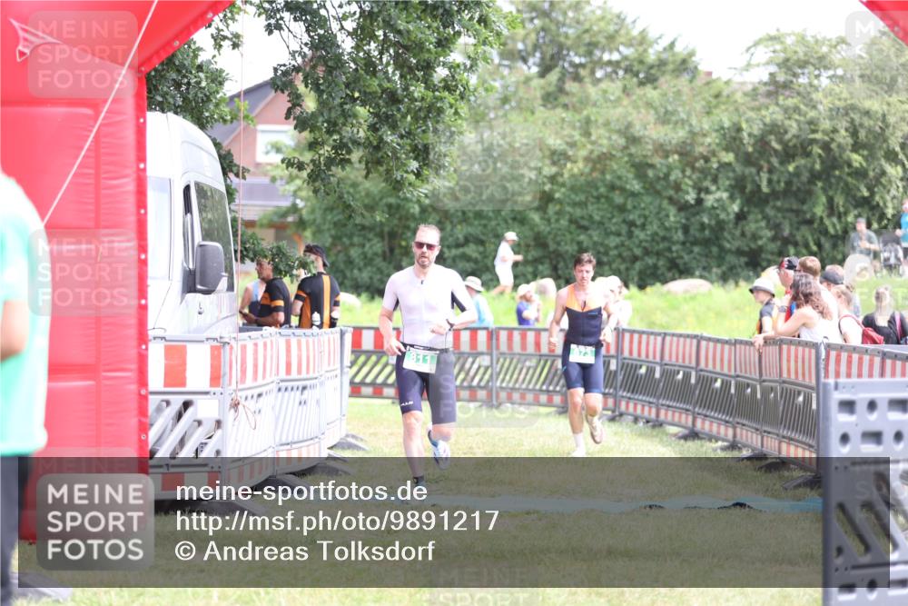 21.06.2026 - 29. Vierlanden-Triathlon Andreas Tolksdorf http://msf.ph/oto/9891217 21.06.2026 13:20:07 Ziel 673, 751, 811, 673, 751, 811 meine-sportfotos.de