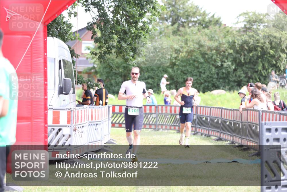 21.06.2026 - 29. Vierlanden-Triathlon Andreas Tolksdorf http://msf.ph/oto/9891222 21.06.2026 13:20:08 Ziel 673, 751, 811, 673, 751, 811 meine-sportfotos.de