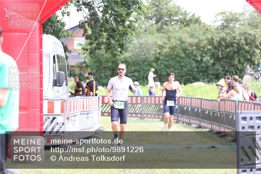 21.06.2026 - 29. Vierlanden-Triathlon Andreas Tolksdorf http://msf.ph/oto/9891226 21.06.2026 13:20:08 Ziel 673, 751, 811, 673, 751, 811 meine-sportfotos.de