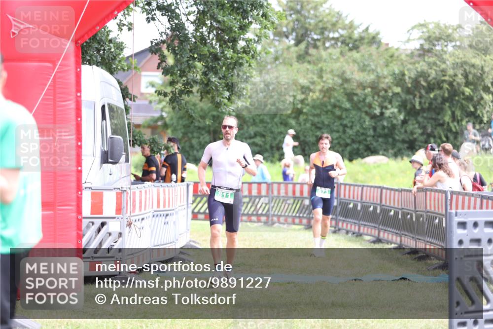 21.06.2026 - 29. Vierlanden-Triathlon Andreas Tolksdorf http://msf.ph/oto/9891227 21.06.2026 13:20:08 Ziel 673, 751, 811, 673, 751, 811 meine-sportfotos.de