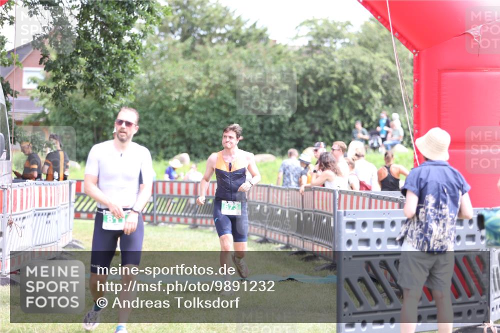 21.06.2026 - 29. Vierlanden-Triathlon Andreas Tolksdorf http://msf.ph/oto/9891232 21.06.2026 13:20:10 Ziel 673, 751, 811, 673, 751, 811 meine-sportfotos.de