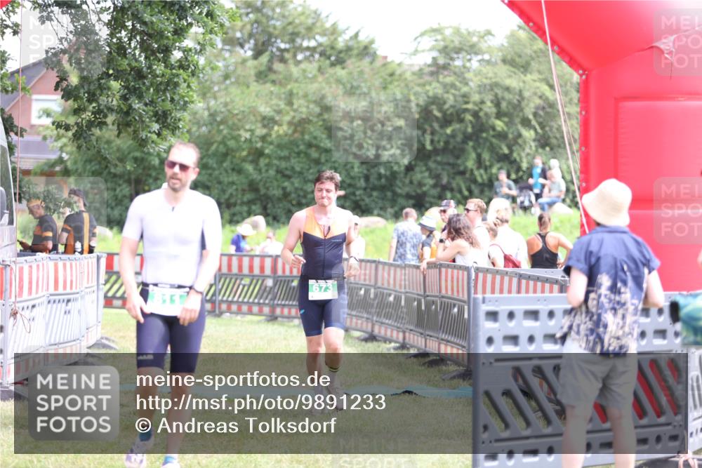 21.06.2026 - 29. Vierlanden-Triathlon Andreas Tolksdorf http://msf.ph/oto/9891233 21.06.2026 13:20:11 Ziel 673, 751, 811, 673, 751, 811 meine-sportfotos.de