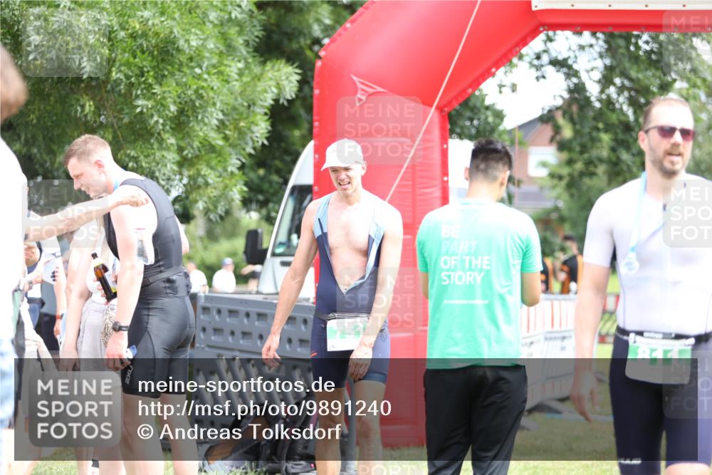 21.06.2026 - 29. Vierlanden-Triathlon Andreas Tolksdorf http://msf.ph/oto/9891240 21.06.2026 13:20:17 Ziel 709, 751, 709, 751 meine-sportfotos.de