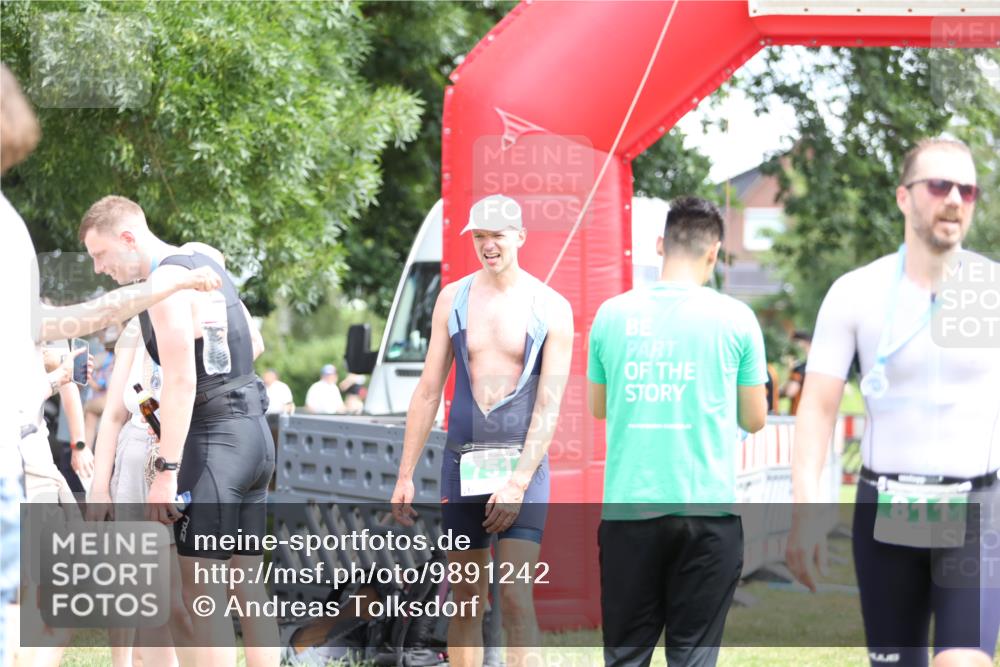 21.06.2026 - 29. Vierlanden-Triathlon Andreas Tolksdorf http://msf.ph/oto/9891242 21.06.2026 13:20:17 Ziel 709, 751, 709, 751 meine-sportfotos.de