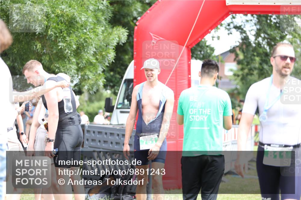 21.06.2026 - 29. Vierlanden-Triathlon Andreas Tolksdorf http://msf.ph/oto/9891243 21.06.2026 13:20:17 Ziel 709, 751, 709, 751 meine-sportfotos.de