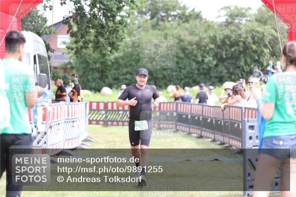 21.06.2026 - 29. Vierlanden-Triathlon Andreas Tolksdorf http://msf.ph/oto/9891255 21.06.2026 13:20:30 Ziel 709, 709 meine-sportfotos.de