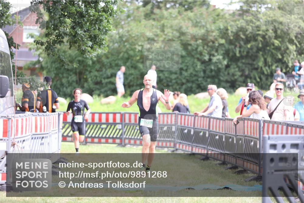 21.06.2026 - 29. Vierlanden-Triathlon Andreas Tolksdorf http://msf.ph/oto/9891268 21.06.2026 13:20:51 Ziel 802, 876, 802, 876 meine-sportfotos.de