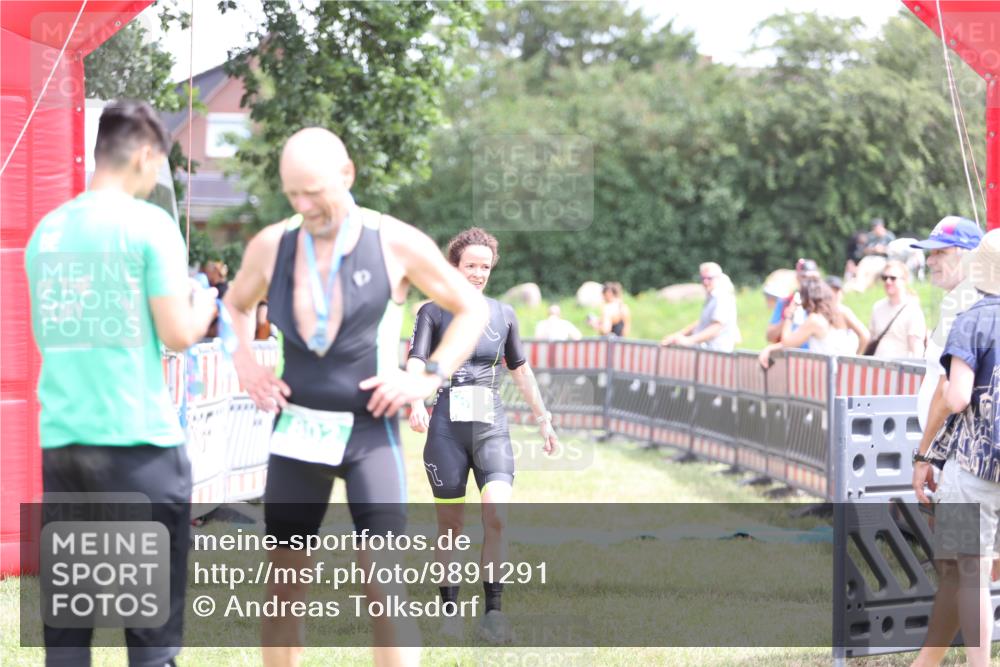 21.06.2026 - 29. Vierlanden-Triathlon Andreas Tolksdorf http://msf.ph/oto/9891291 21.06.2026 13:20:59 Ziel 876, 876 meine-sportfotos.de