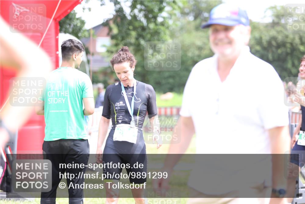 21.06.2026 - 29. Vierlanden-Triathlon Andreas Tolksdorf http://msf.ph/oto/9891299 21.06.2026 13:21:05 Ziel  meine-sportfotos.de