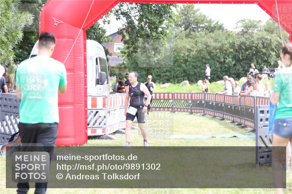 21.06.2026 - 29. Vierlanden-Triathlon Andreas Tolksdorf http://msf.ph/oto/9891302 21.06.2026 13:21:19 Ziel 176, 807, 176, 807 meine-sportfotos.de