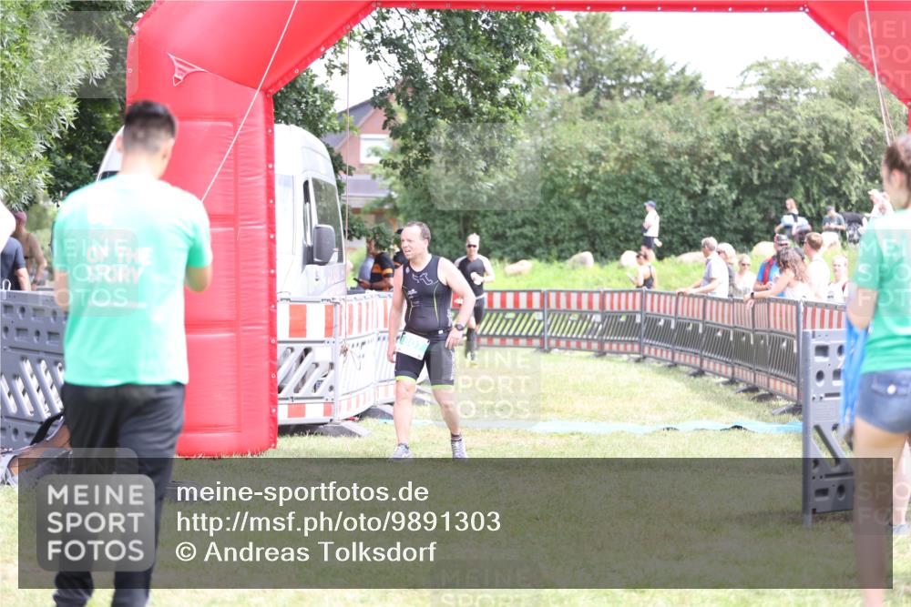 21.06.2026 - 29. Vierlanden-Triathlon Andreas Tolksdorf http://msf.ph/oto/9891303 21.06.2026 13:21:19 Ziel 176, 807, 176, 807 meine-sportfotos.de