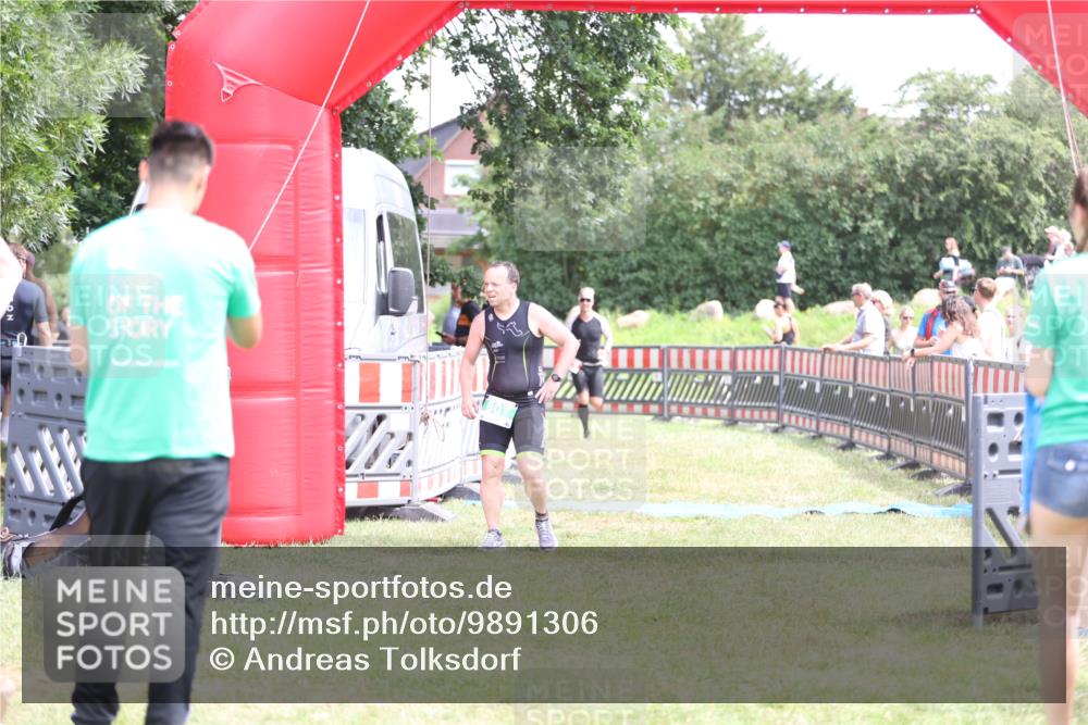 21.06.2026 - 29. Vierlanden-Triathlon Andreas Tolksdorf http://msf.ph/oto/9891306 21.06.2026 13:21:19 Ziel 176, 807, 176, 807 meine-sportfotos.de