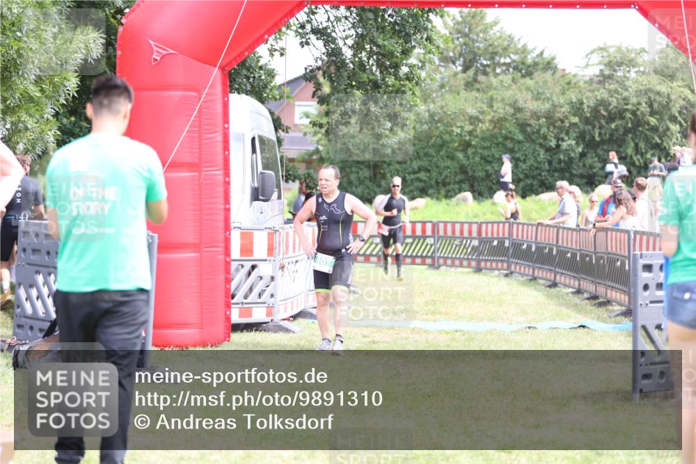 21.06.2026 - 29. Vierlanden-Triathlon Andreas Tolksdorf http://msf.ph/oto/9891310 21.06.2026 13:21:20 Ziel 176, 807, 176, 807 meine-sportfotos.de