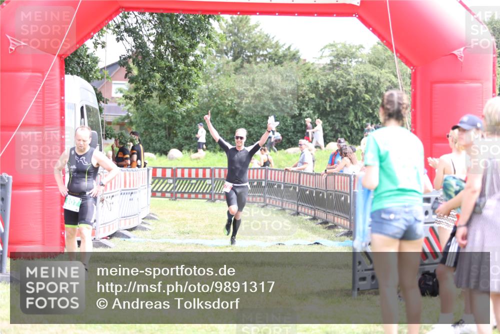 21.06.2026 - 29. Vierlanden-Triathlon Andreas Tolksdorf http://msf.ph/oto/9891317 21.06.2026 13:21:23 Ziel 176, 176 meine-sportfotos.de