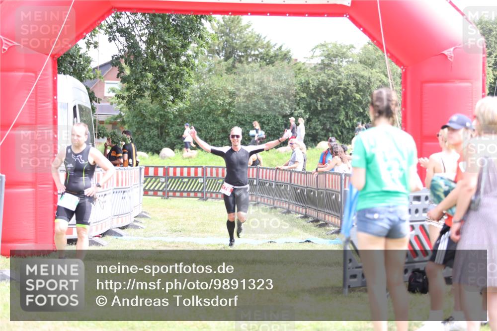 21.06.2026 - 29. Vierlanden-Triathlon Andreas Tolksdorf http://msf.ph/oto/9891323 21.06.2026 13:21:23 Ziel 176, 176 meine-sportfotos.de