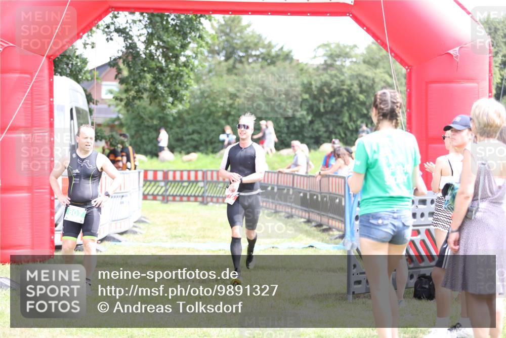 21.06.2026 - 29. Vierlanden-Triathlon Andreas Tolksdorf http://msf.ph/oto/9891327 21.06.2026 13:21:24 Ziel 176, 176 meine-sportfotos.de