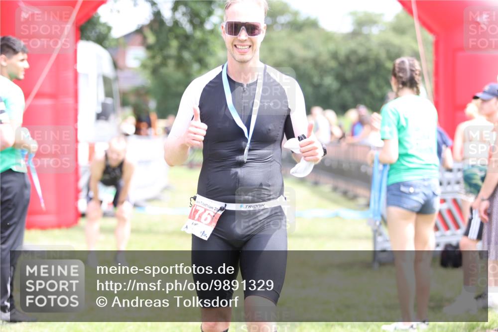 21.06.2026 - 29. Vierlanden-Triathlon Andreas Tolksdorf http://msf.ph/oto/9891329 21.06.2026 13:21:33 Ziel  meine-sportfotos.de