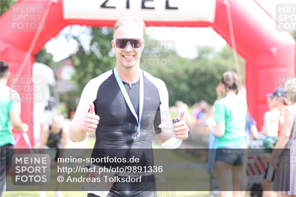 21.06.2026 - 29. Vierlanden-Triathlon Andreas Tolksdorf http://msf.ph/oto/9891336 21.06.2026 13:21:34 Ziel  meine-sportfotos.de