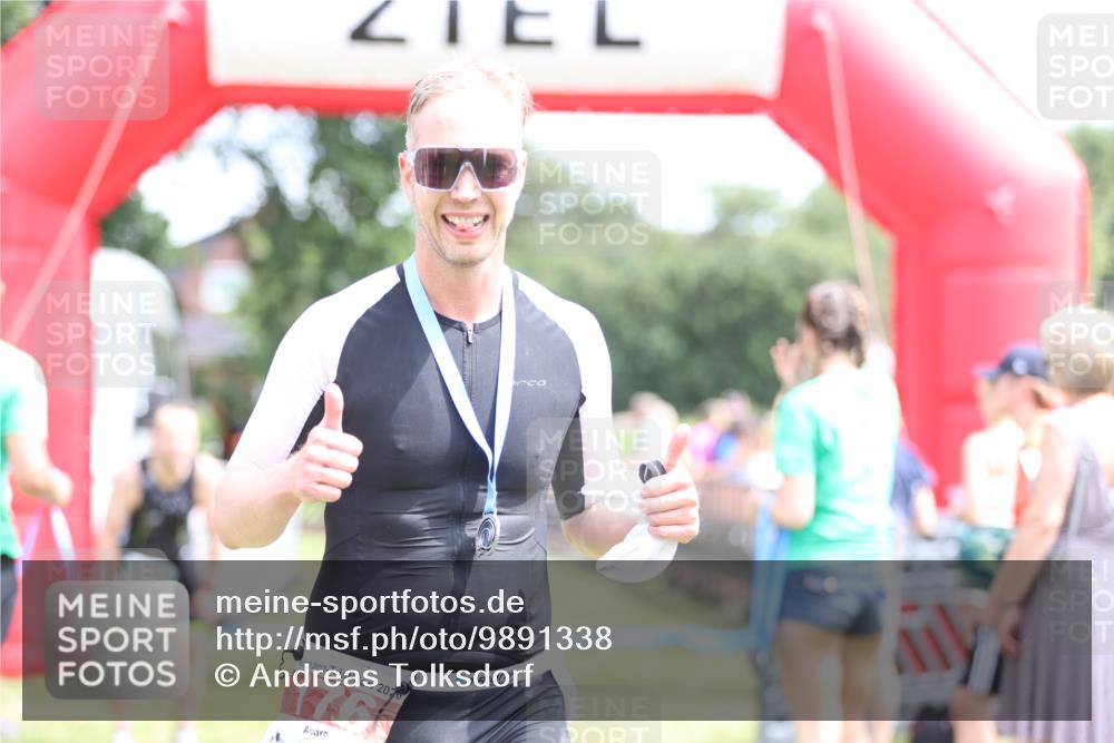 21.06.2026 - 29. Vierlanden-Triathlon Andreas Tolksdorf http://msf.ph/oto/9891338 21.06.2026 13:21:34 Ziel  meine-sportfotos.de