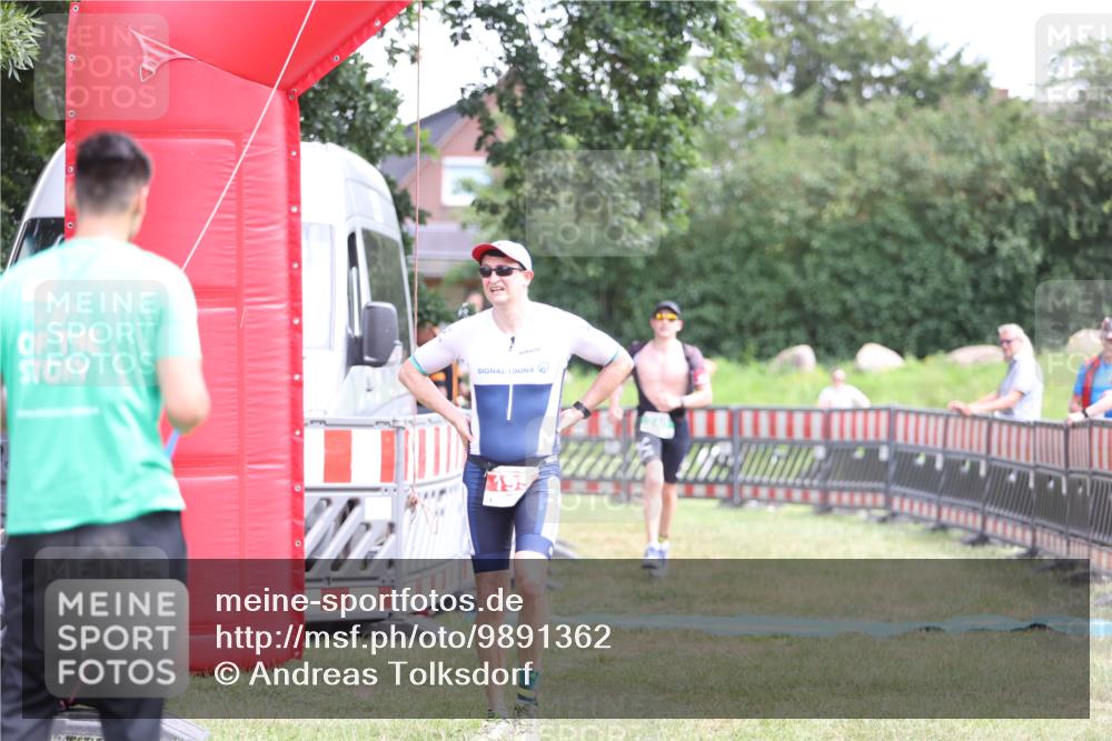 21.06.2026 - 29. Vierlanden-Triathlon Andreas Tolksdorf http://msf.ph/oto/9891362 21.06.2026 13:22:10 Ziel 195, 740, 1014, 195, 740, 1014 meine-sportfotos.de