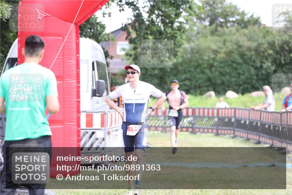 21.06.2026 - 29. Vierlanden-Triathlon Andreas Tolksdorf http://msf.ph/oto/9891363 21.06.2026 13:22:10 Ziel 195, 740, 1014, 195, 740, 1014 meine-sportfotos.de