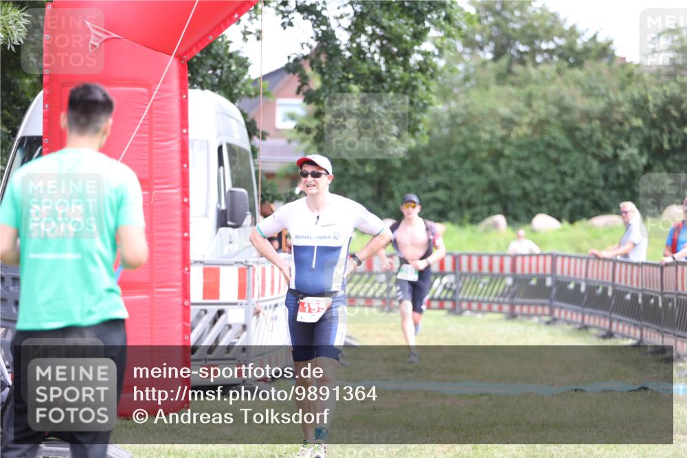 21.06.2026 - 29. Vierlanden-Triathlon Andreas Tolksdorf http://msf.ph/oto/9891364 21.06.2026 13:22:10 Ziel 195, 740, 1014, 195, 740, 1014 meine-sportfotos.de