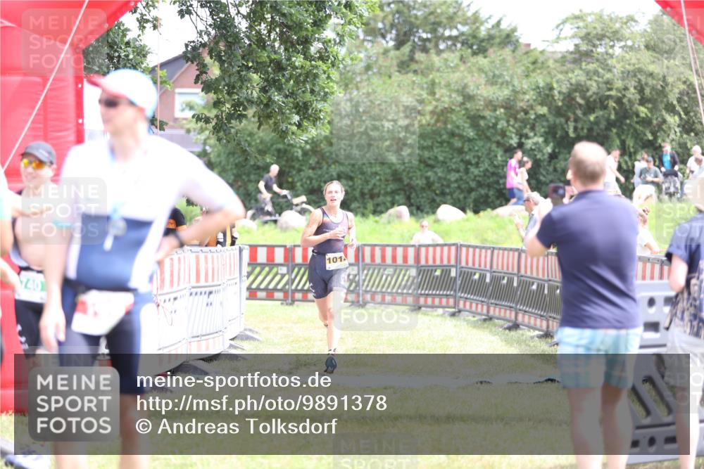 21.06.2026 - 29. Vierlanden-Triathlon Andreas Tolksdorf http://msf.ph/oto/9891378 21.06.2026 13:22:20 Ziel 293, 779, 1014, 293, 779, 1014 meine-sportfotos.de