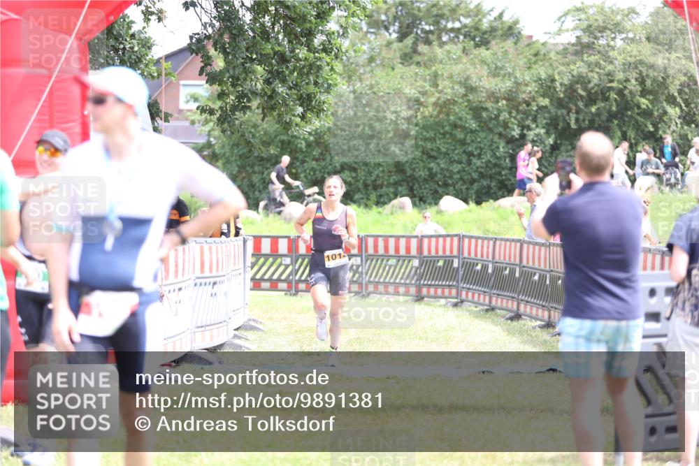 21.06.2026 - 29. Vierlanden-Triathlon Andreas Tolksdorf http://msf.ph/oto/9891381 21.06.2026 13:22:20 Ziel 293, 779, 1014, 293, 779, 1014 meine-sportfotos.de