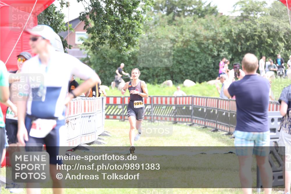 21.06.2026 - 29. Vierlanden-Triathlon Andreas Tolksdorf http://msf.ph/oto/9891383 21.06.2026 13:22:21 Ziel 293, 779, 1014, 293, 779, 1014 meine-sportfotos.de