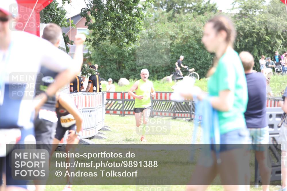 21.06.2026 - 29. Vierlanden-Triathlon Andreas Tolksdorf http://msf.ph/oto/9891388 21.06.2026 13:22:24 Ziel 293, 779, 1014, 293, 779, 1014 meine-sportfotos.de