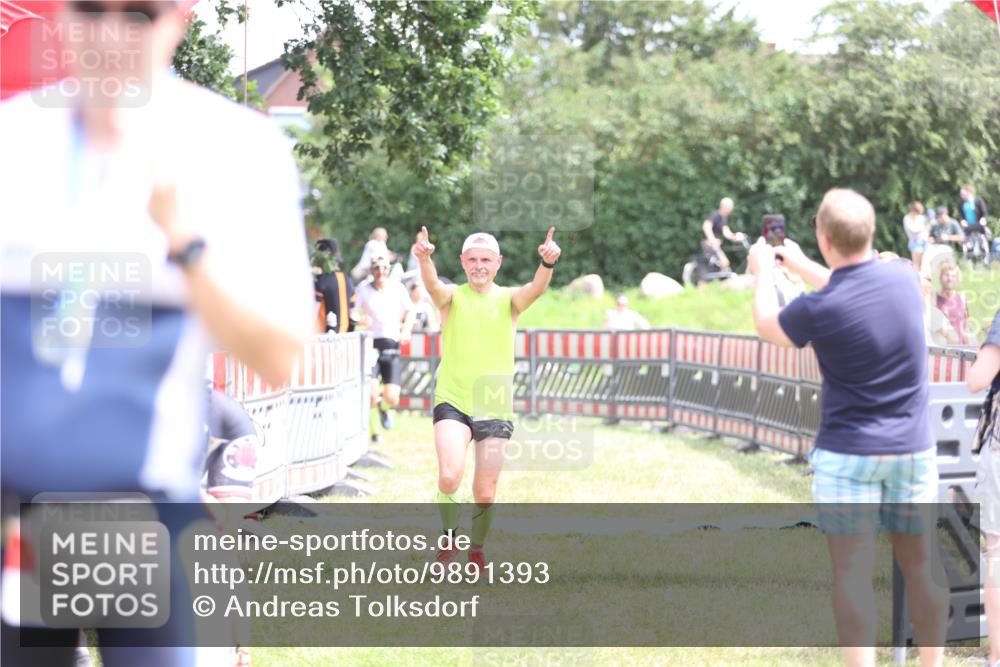 21.06.2026 - 29. Vierlanden-Triathlon Andreas Tolksdorf http://msf.ph/oto/9891393 21.06.2026 13:22:25 Ziel 293, 756, 779, 1014, 293, 756, 779, 1014 meine-sportfotos.de