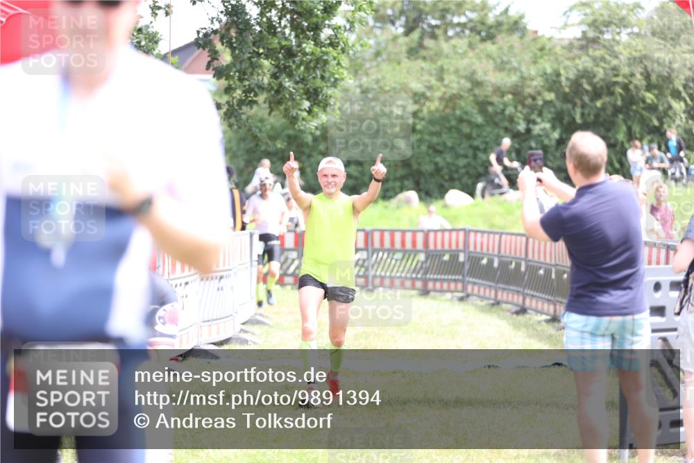21.06.2026 - 29. Vierlanden-Triathlon Andreas Tolksdorf http://msf.ph/oto/9891394 21.06.2026 13:22:25 Ziel 293, 756, 779, 1014, 293, 756, 779, 1014 meine-sportfotos.de