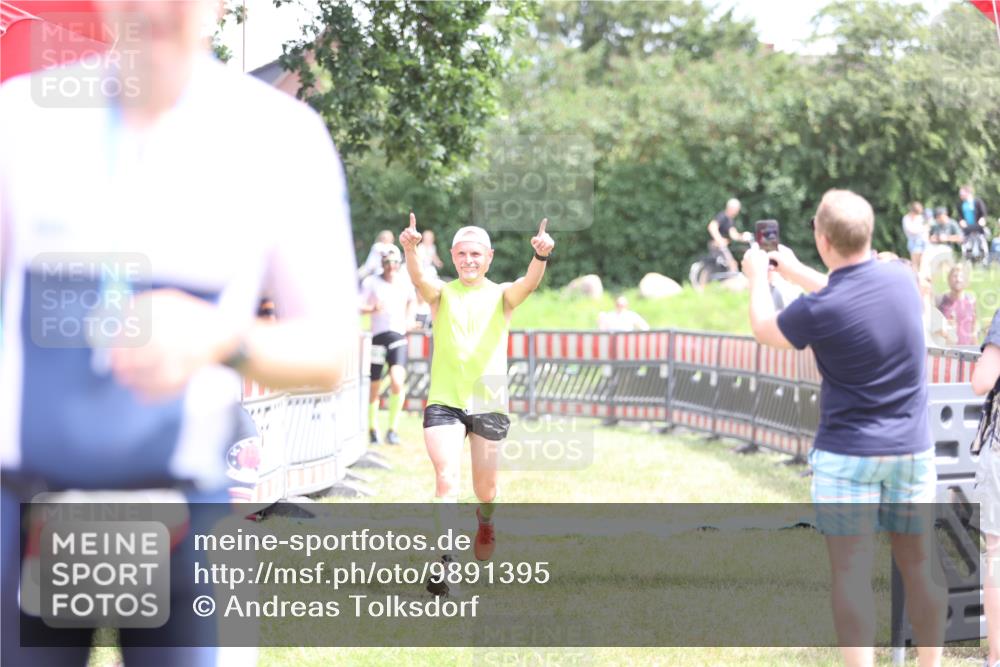 21.06.2026 - 29. Vierlanden-Triathlon Andreas Tolksdorf http://msf.ph/oto/9891395 21.06.2026 13:22:25 Ziel 293, 756, 779, 1014, 293, 756, 779, 1014 meine-sportfotos.de